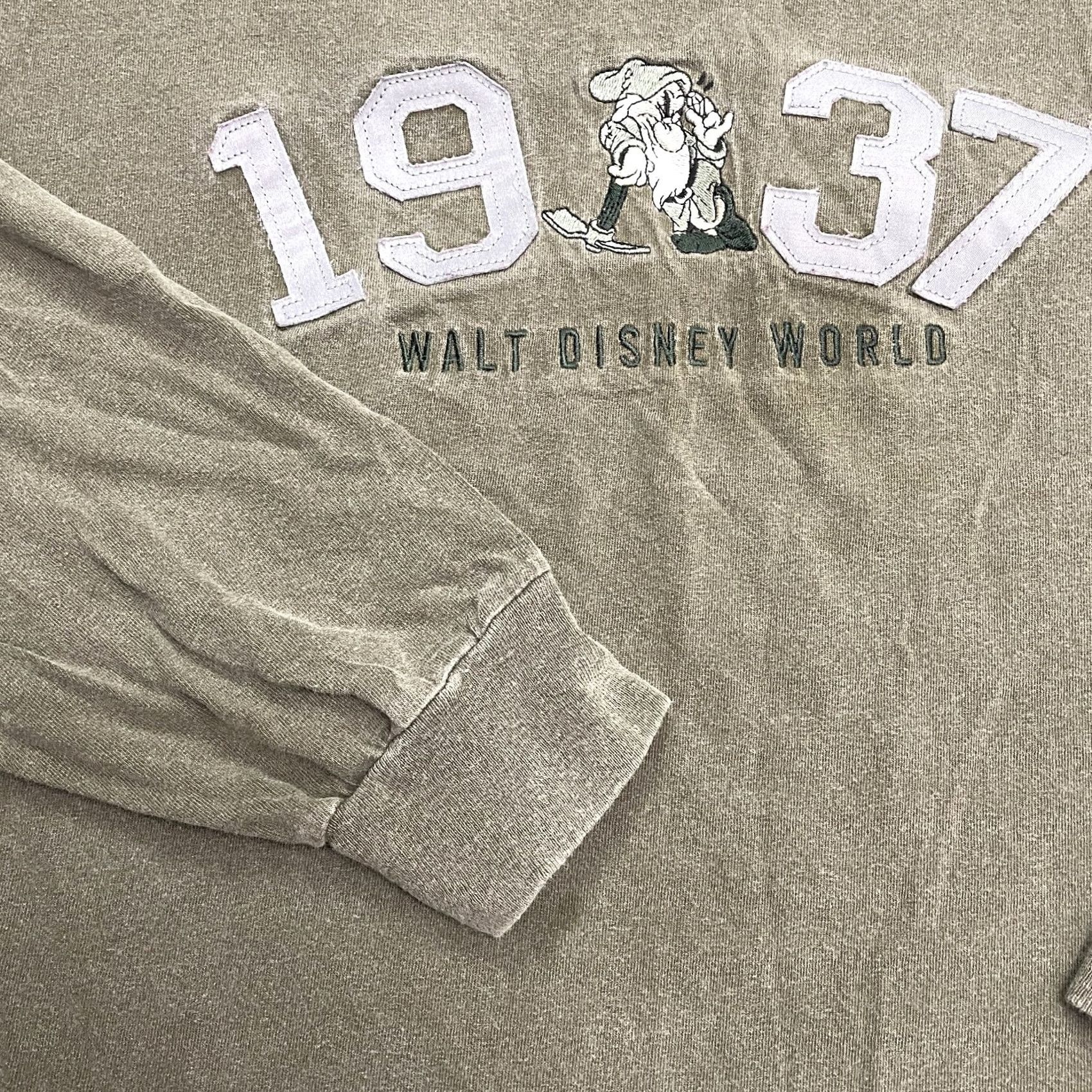 Disney Disney T-Shirt Mens 2XL Green Embroidered Crew Neck Mickey Mouse Vintage Long Sleeve Shirt Size US XXL / EU 58 / 5 - 5 Thumbnail