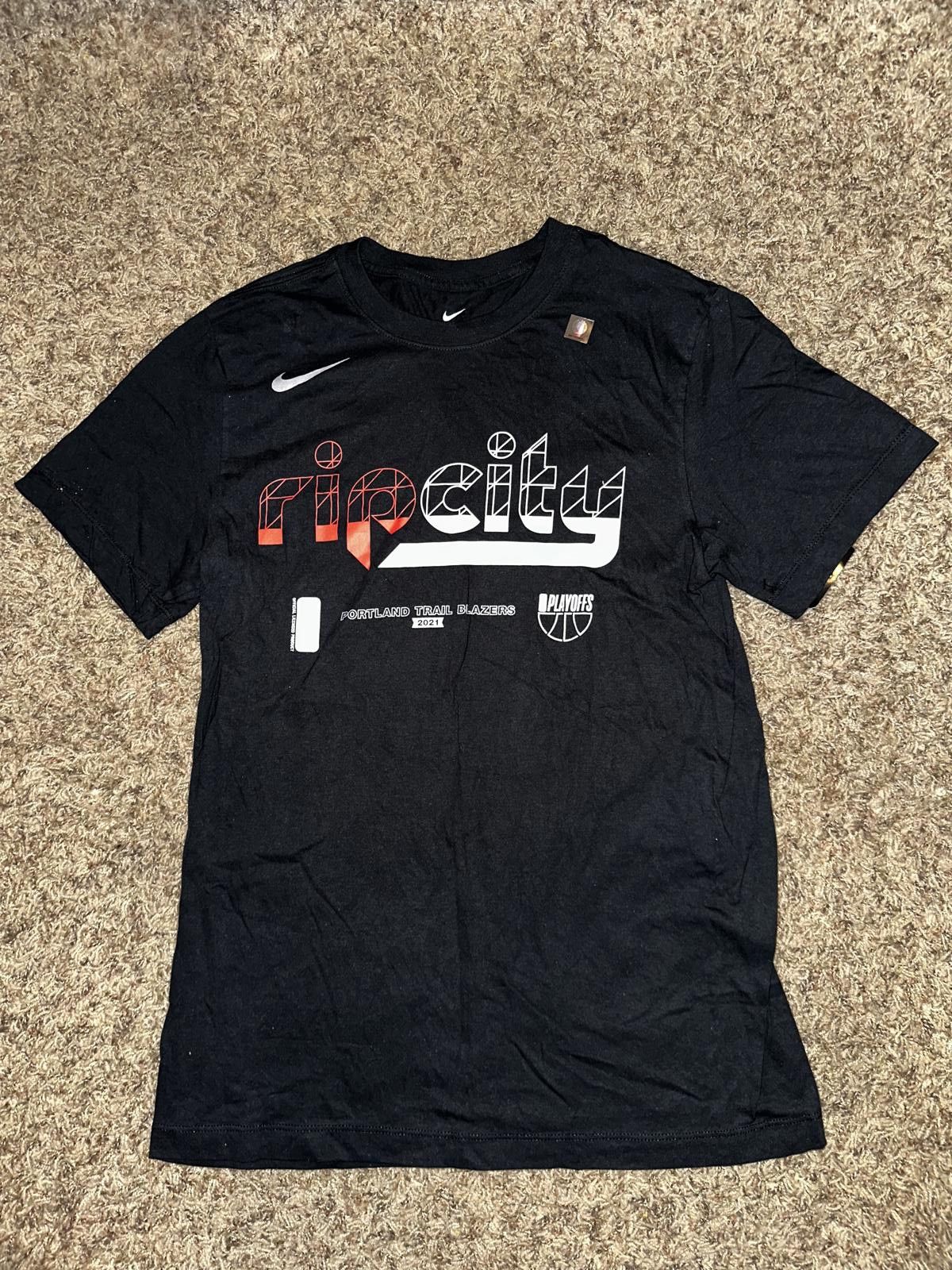 Nike Nike Men’s NBA Portland Trail Blazer 2021 Playoff Black T-Shirt 3721 Size US S / EU 44-46 / 1 - 1 Thumbnail