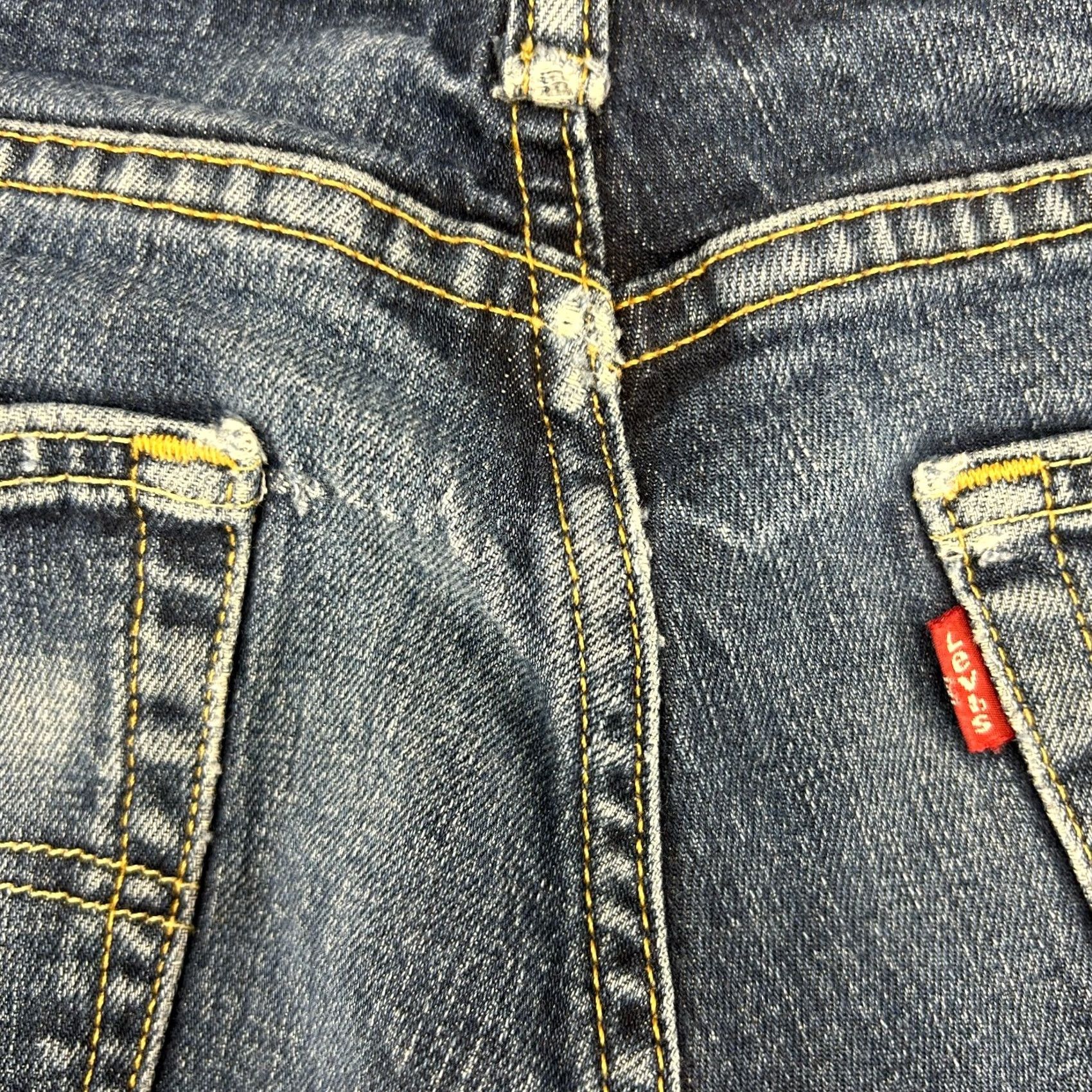 Levi's VINTAGE Levis 511 Jeans Mens 32x32 30x30 Blue Skinny Leg Slim Fit Dark Wash Distressed Size US 32 / EU 48 - 4 Thumbnail
