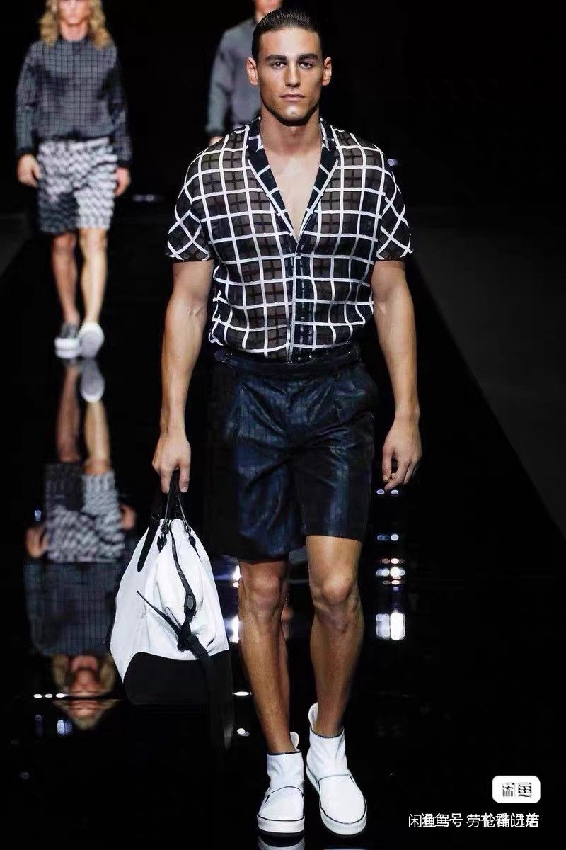 Emporio Armani Emporio Armani runway short sleeve shirt Size US M / EU 48-50 / 2 - 1 Thumbnail