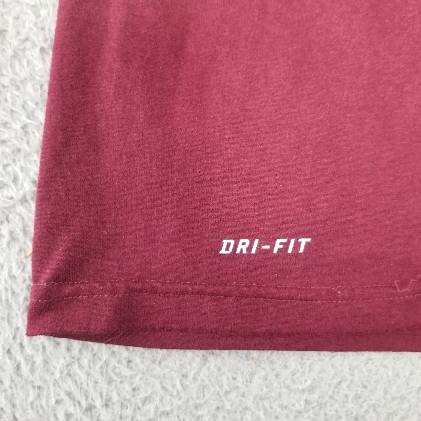 Nike Nike Shirt Mens 2XL Burgundy Athletic Cut Tee DriFit Long Sleeve Pullover Nike Size US XXL / EU 58 / 5 - 4 Thumbnail