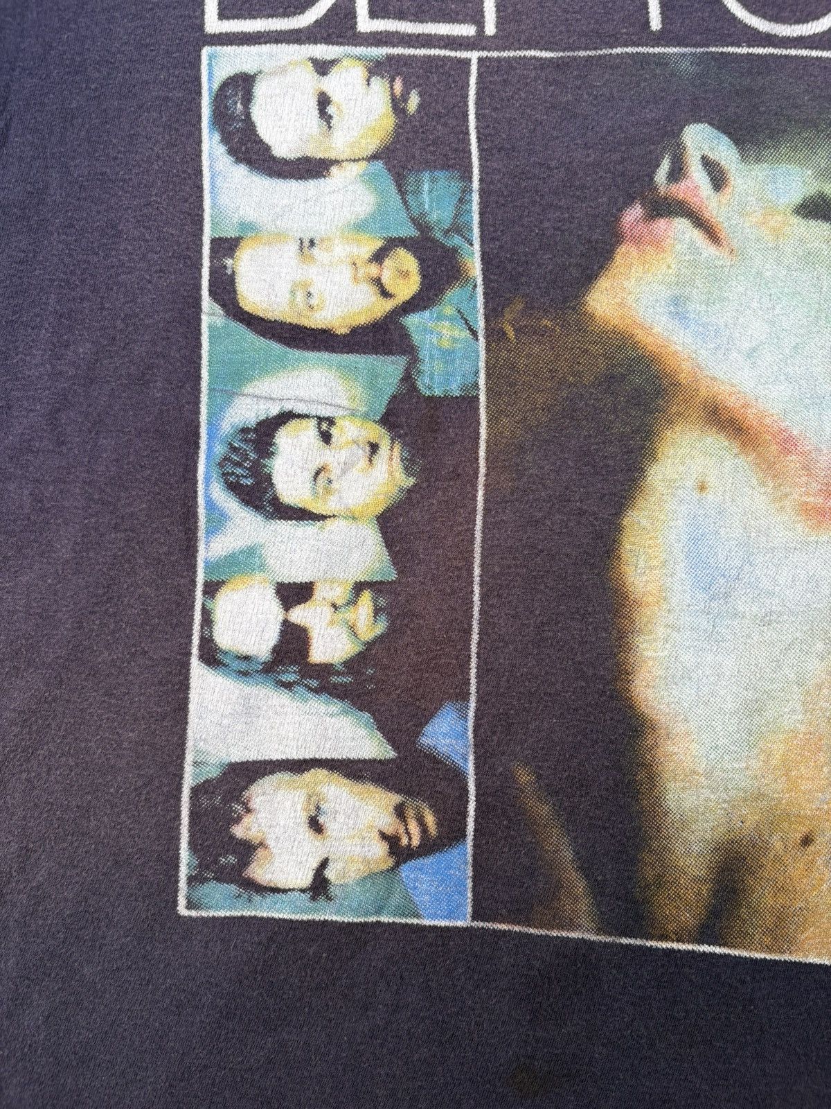 Vintage T-shrit VTG “ DEFTONES “ ©️2002 Size US XL / EU 56 / 4 - 3 Thumbnail