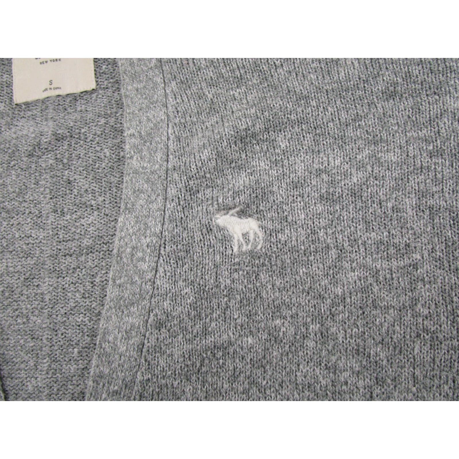Abercrombie & Fitch VTG Abercrombie & Fitch Cardigan Sweater Women's Size S Gray Preppy Button Up Knit Cotton Size S / US 4 / IT 40 - 3 Thumbnail