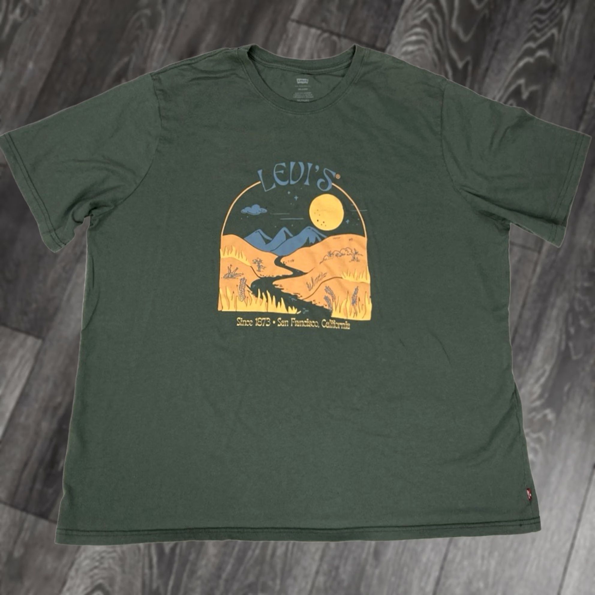 Levi's VINTAGE Levi’s Outdoor Mountain Graphic T-shirt Men XXL Green Short Sleeve Size US XXL / EU 58 / 5 - 1 Thumbnail