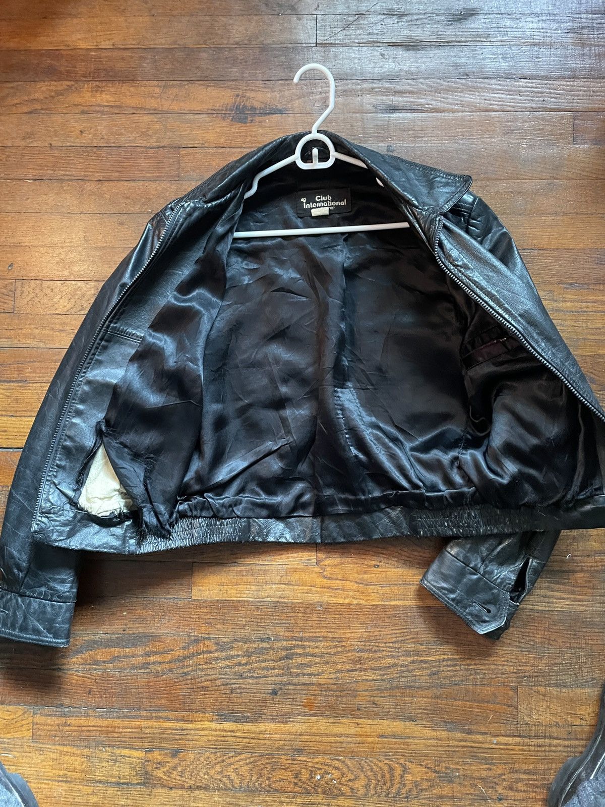 Vintage Thrashed cropped leather jacket Size US M / EU 48-50 / 2 - 3 Thumbnail