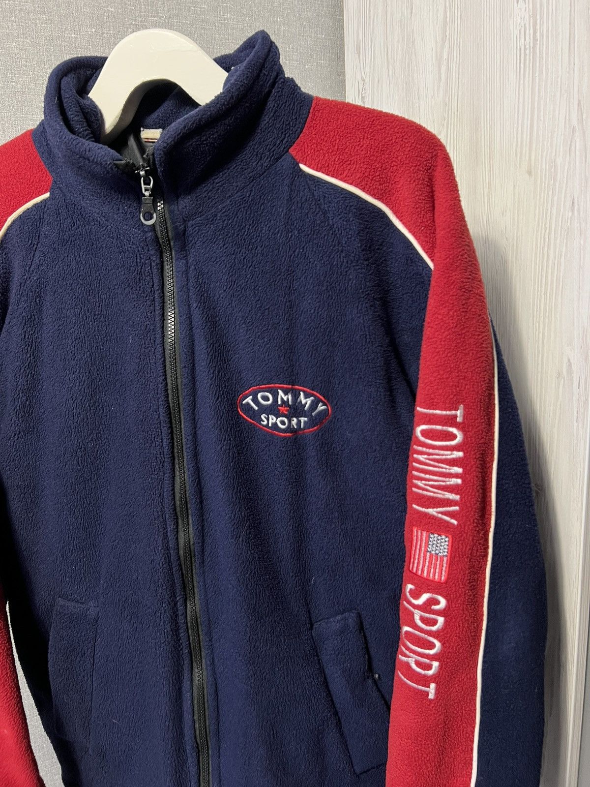 Tommy Hilfiger × Vintage Vintage Tommy Sport Fleece Zip Jacket USA Flag Made in UK Size US L / EU 52-54 / 3 - 2 Thumbnail