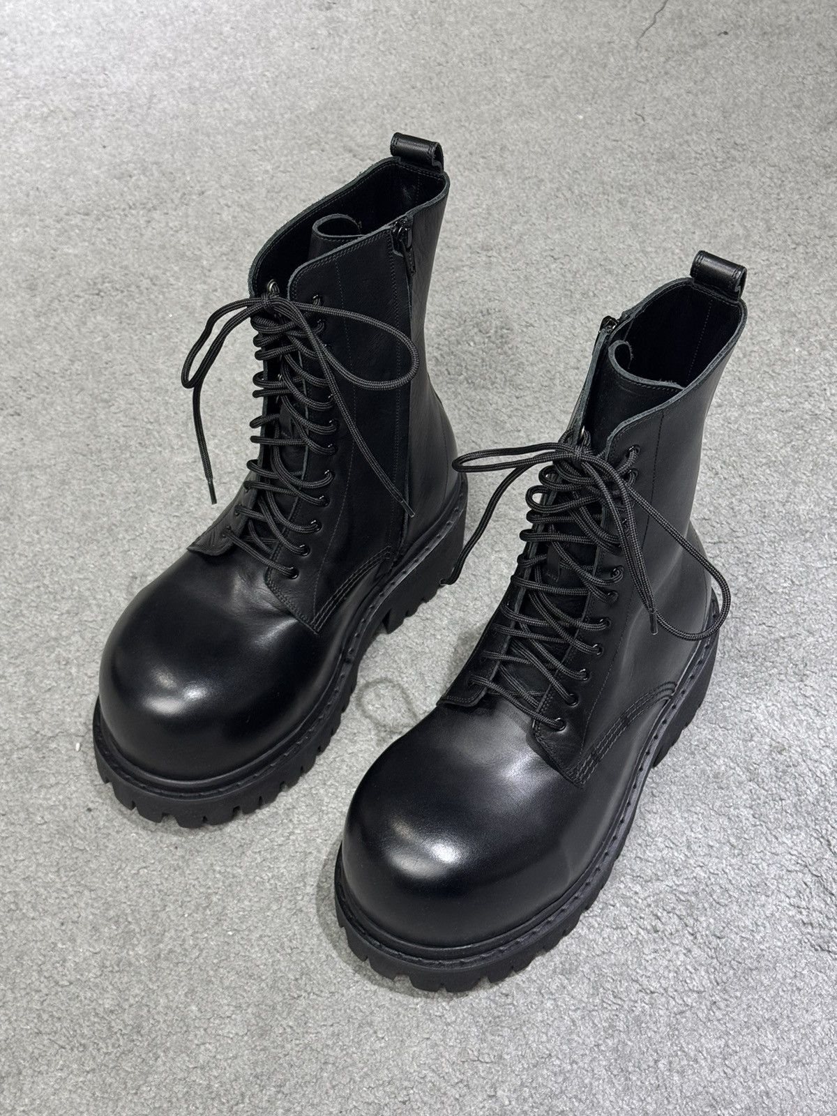 BALENCIAGA 25S HIGH SLINGBACK 45 MM IN BLACK LAMBSKIN WITH GOLD HARDWARE