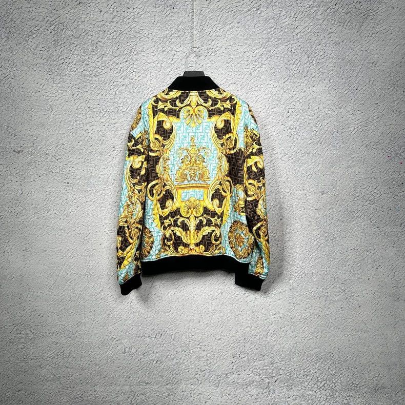 Versace Versace Baroque quilted floral casual jacket coat Size US L / EU 52-54 / 3 - 2 Thumbnail