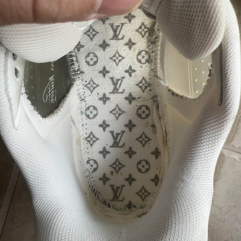 Louis Vuitton Louis Vuitton Trainer Transparent Logo Fashion Sneakers - Size US 8.5 / EU 41-42 - 5 Thumbnail