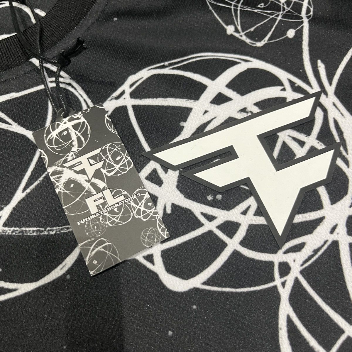 Futura Futura x Faze Clan “Atom” jersey black Tshirt small Size US S / EU 44-46 / 1 - 5 Thumbnail