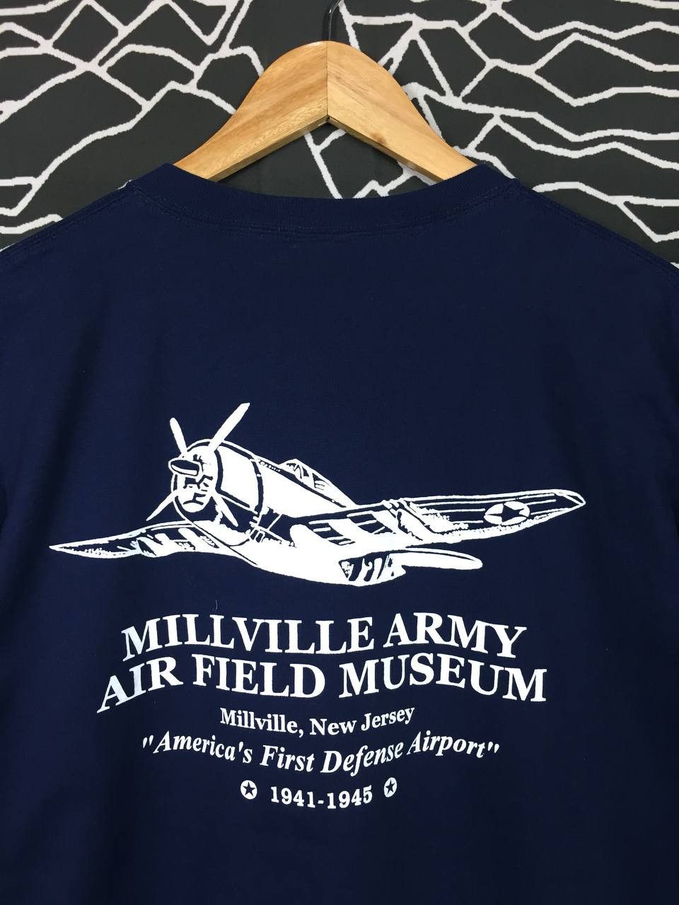 Jerzees × Vintage Vtg 50/50 Jerzees Millville Army Air Field Museum Tee Size US L / EU 52-54 / 3 - 3 Thumbnail