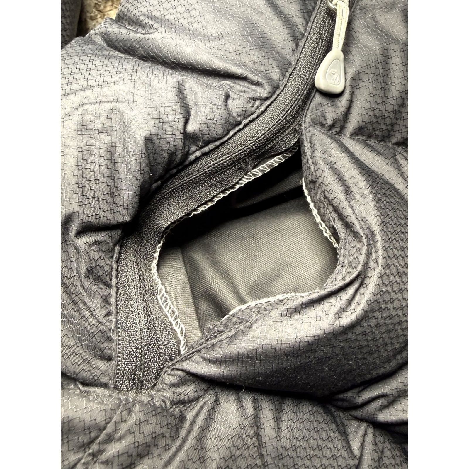 Mountain Hardwear VINTAGE Mountain Hardwear Jacket Womens L Black Puffer Down Gorpcore Coat Flaw On Right Pocket Size L / US 10 / IT 46 - 7 Thumbnail