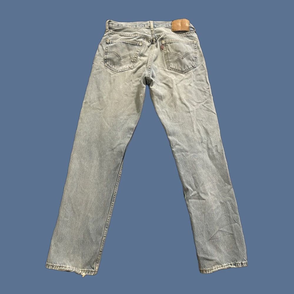 Levi's VINTAGE Levi’s 501 Jeans Men Light Wash Distressed Faded 33x31 Regular Straight Blue Denim Cotton Button Logo USA 90s Grunge Size US 33 - 1 Thumbnail
