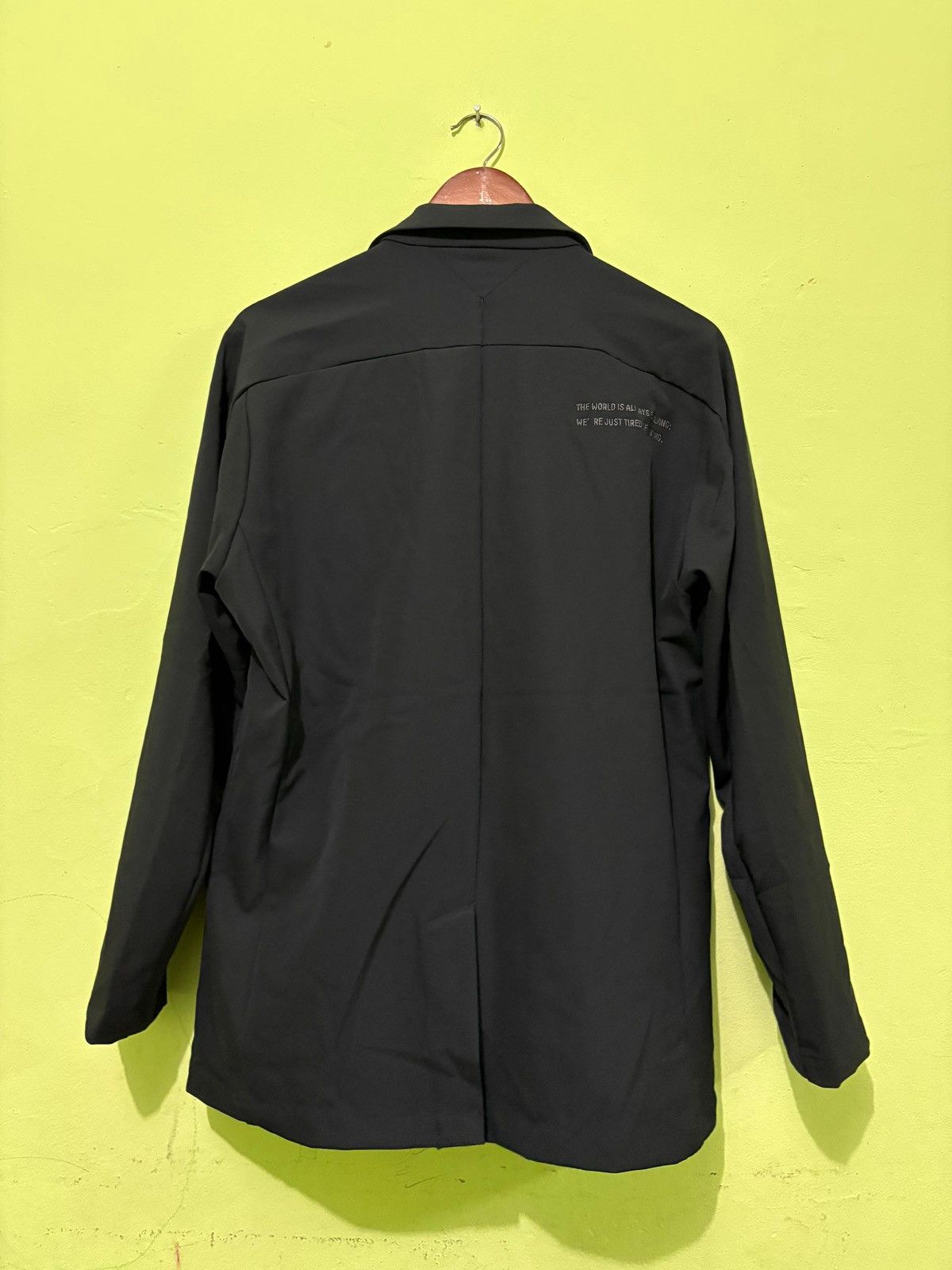 Oakley VTG Oakley Light Jacket Design The World Is Always Involving Size US L / EU 52-54 / 3 - 7 Thumbnail