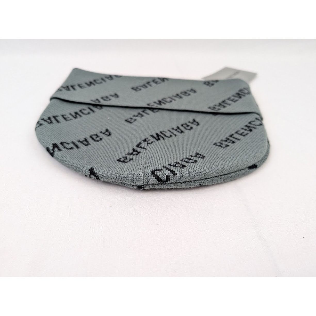 Balenciaga o1rshd1 Q: 4 / Size: OS / Cashmere Wool Intreccio Beanie/Hat Size ONE SIZE - 7 Thumbnail