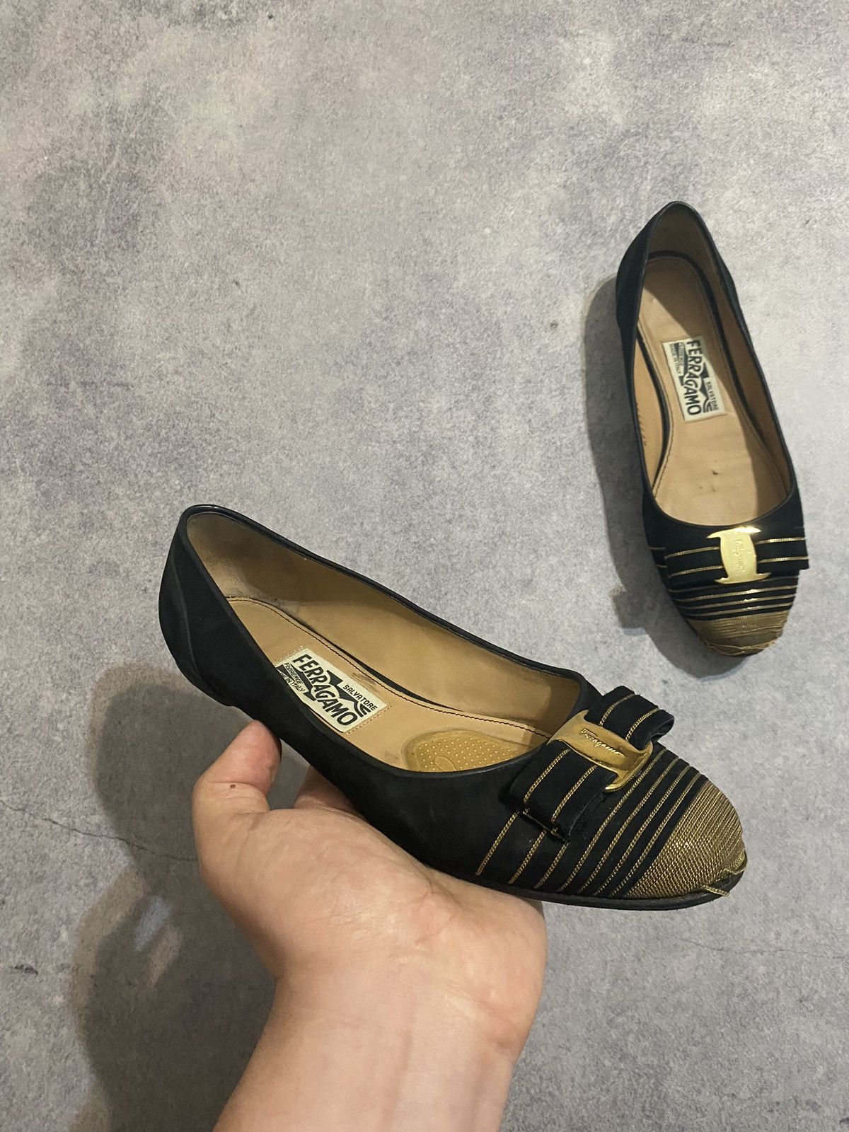 Salvatore Ferragamo × Vintage Salvatore Ferragamo Ballet Flats Gold Size US 7.5 / IT 37.5 - 2 Thumbnail