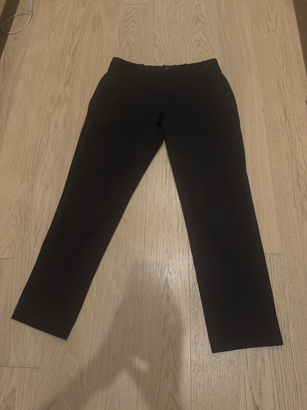 Uniqlo Uniqlo Comfy Casual & Dressy Black Trousers Size US 30 / EU 46 - 1 Thumbnail