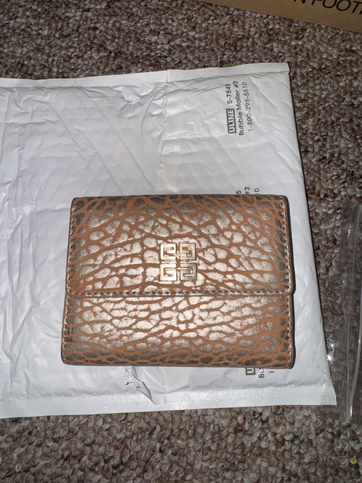 Givenchy 100% Lamb Givenchy Billfold Wallet Size ONE SIZE - 1 Thumbnail