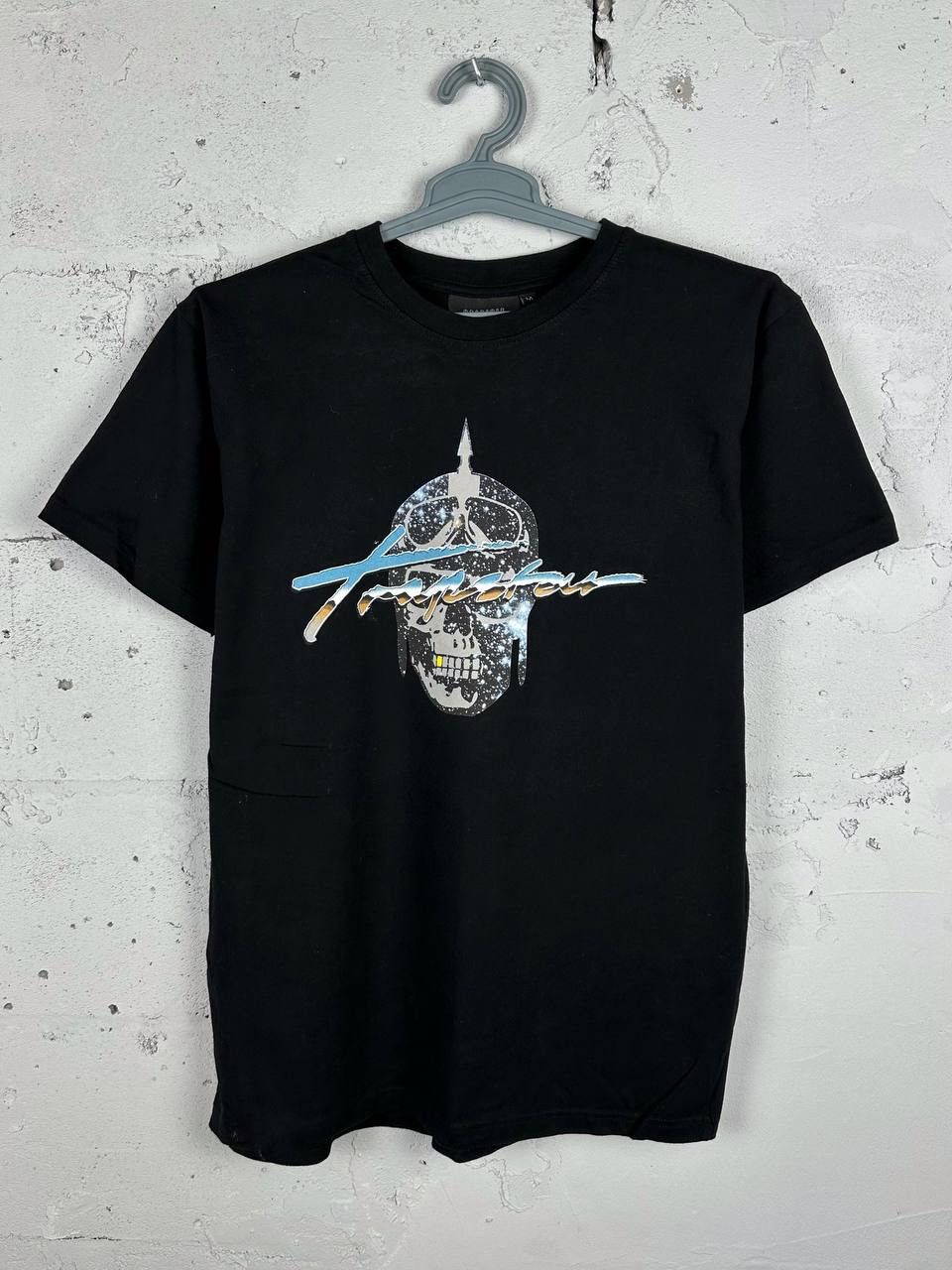 【TRAPSTAR LONDON】FOUNDATION TEE(3color) Foundation Print Tee - Black/White – Trapstar London