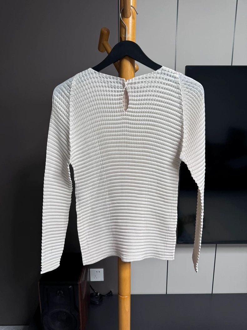 Other Issey Miyake size:2 Beige pullover long-sleeved top Size XS / US 0-2 / IT 36-38 - 2 Thumbnail