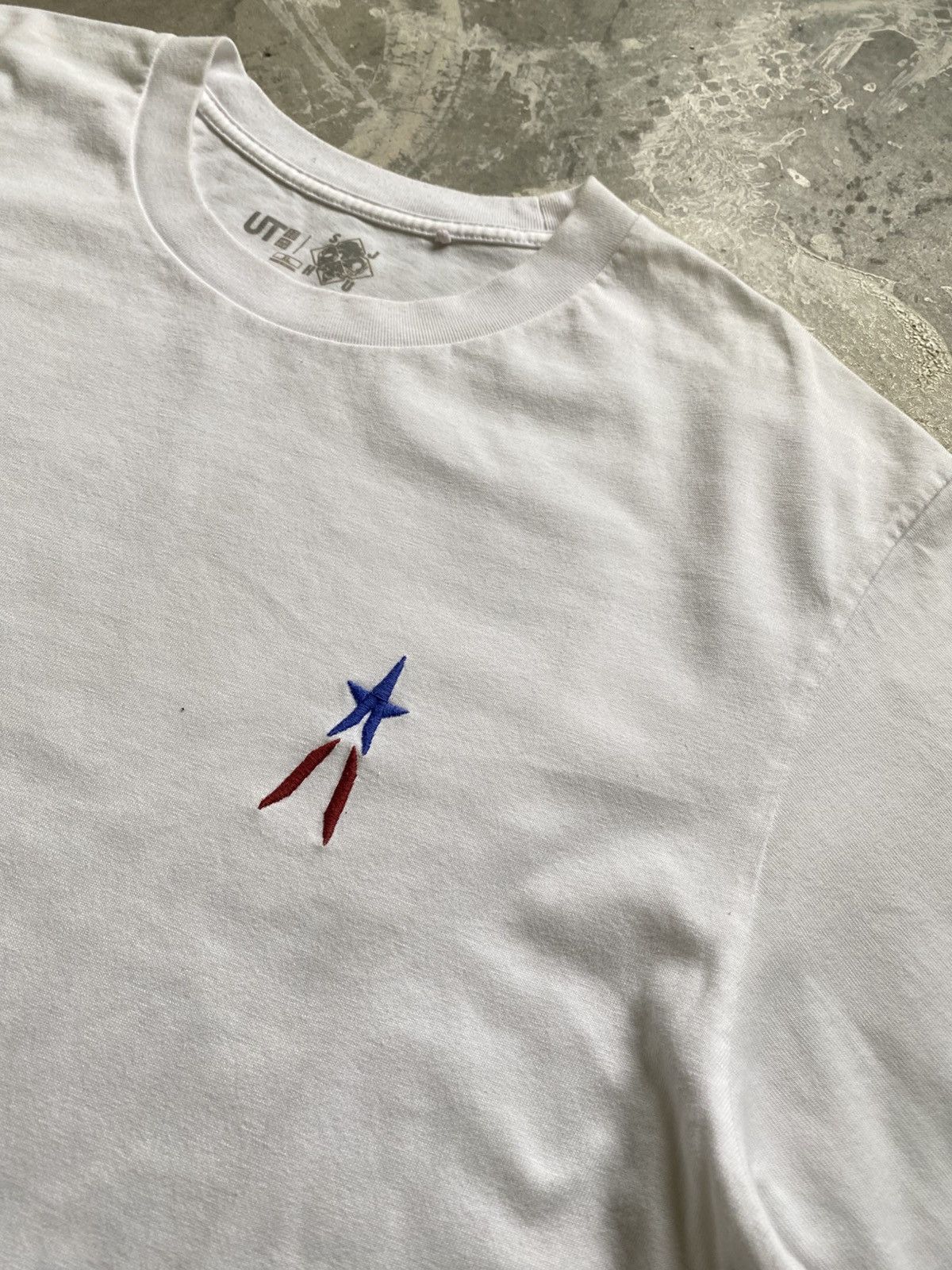 Anime × Japanese Brand × Uniqlo Uniqlo X Ultraman Spacium 133 Japan Series Shirt Size US XL / EU 56 / 4 - 4 Thumbnail