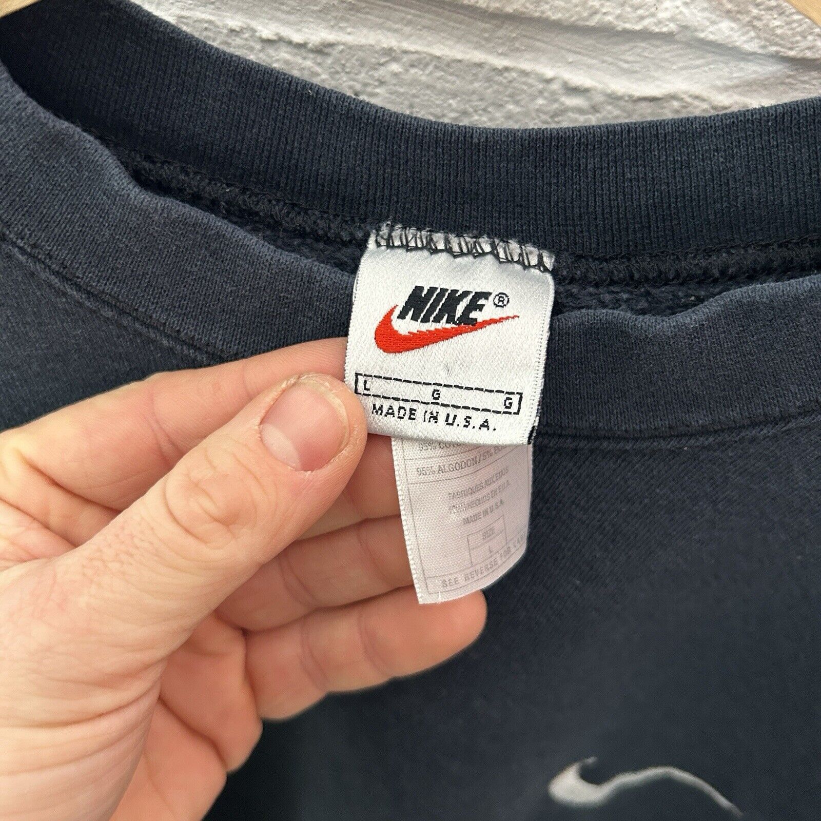 Nike Vintage 90’s Nike Mini Swoosh Crewneck “Black” White Tag Size US L / EU 52-54 / 3 - 4 Thumbnail