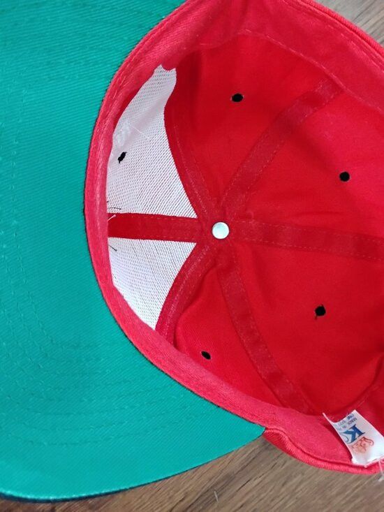 Other Vintage Wisconsin Badgers Two Tone Snap Hat Cap Size ONE SIZE - 6 Thumbnail