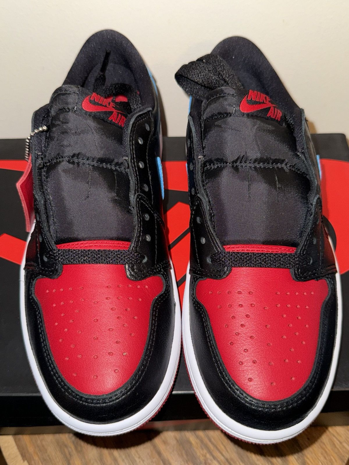 Nike NEW Nike Air Jordan 1 Retro Low UNC to CHICAGO 7w/5.5m w/Box Size US 7 / IT 37 - 7 Thumbnail