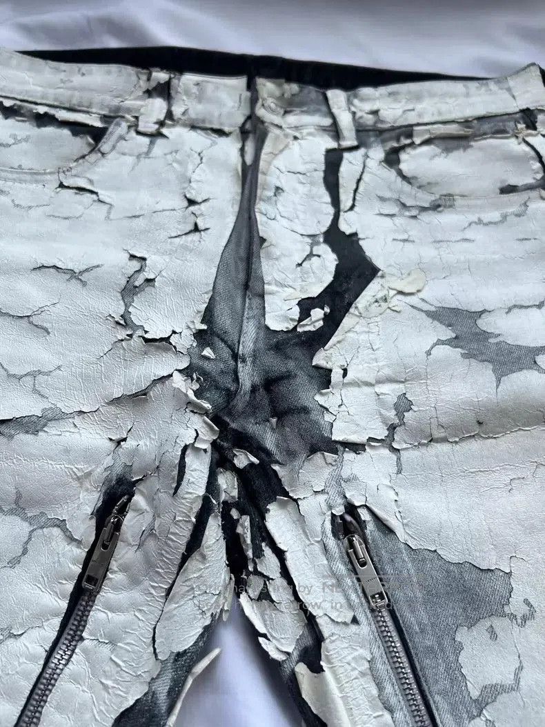 Givenchy givenchy crackled pants with zipper details. Size US 32 / EU 48 - 2 Thumbnail
