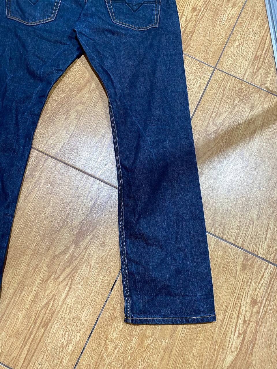 Diesel DIESEL KROOLEY Men’s Straight Fit Denim Jeans Everyday Wear Size US 34 / EU 50 - 14 Thumbnail