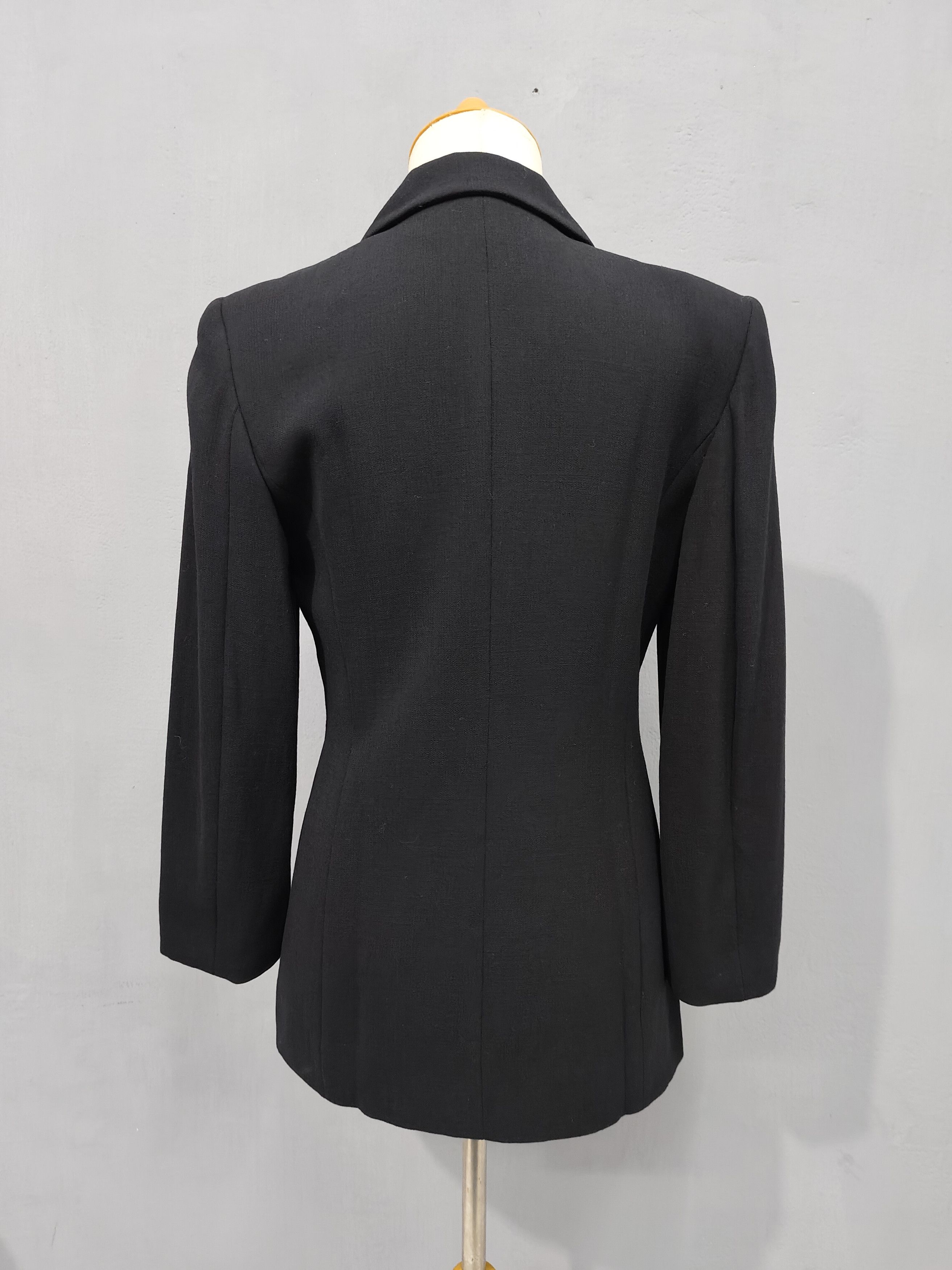 Gianfranco Ferre 90s Gianfranco Ferre Studio- Sculpted Tailoring Wool Blazer Size M / US 6-8 / IT 42-44 - 9 Thumbnail