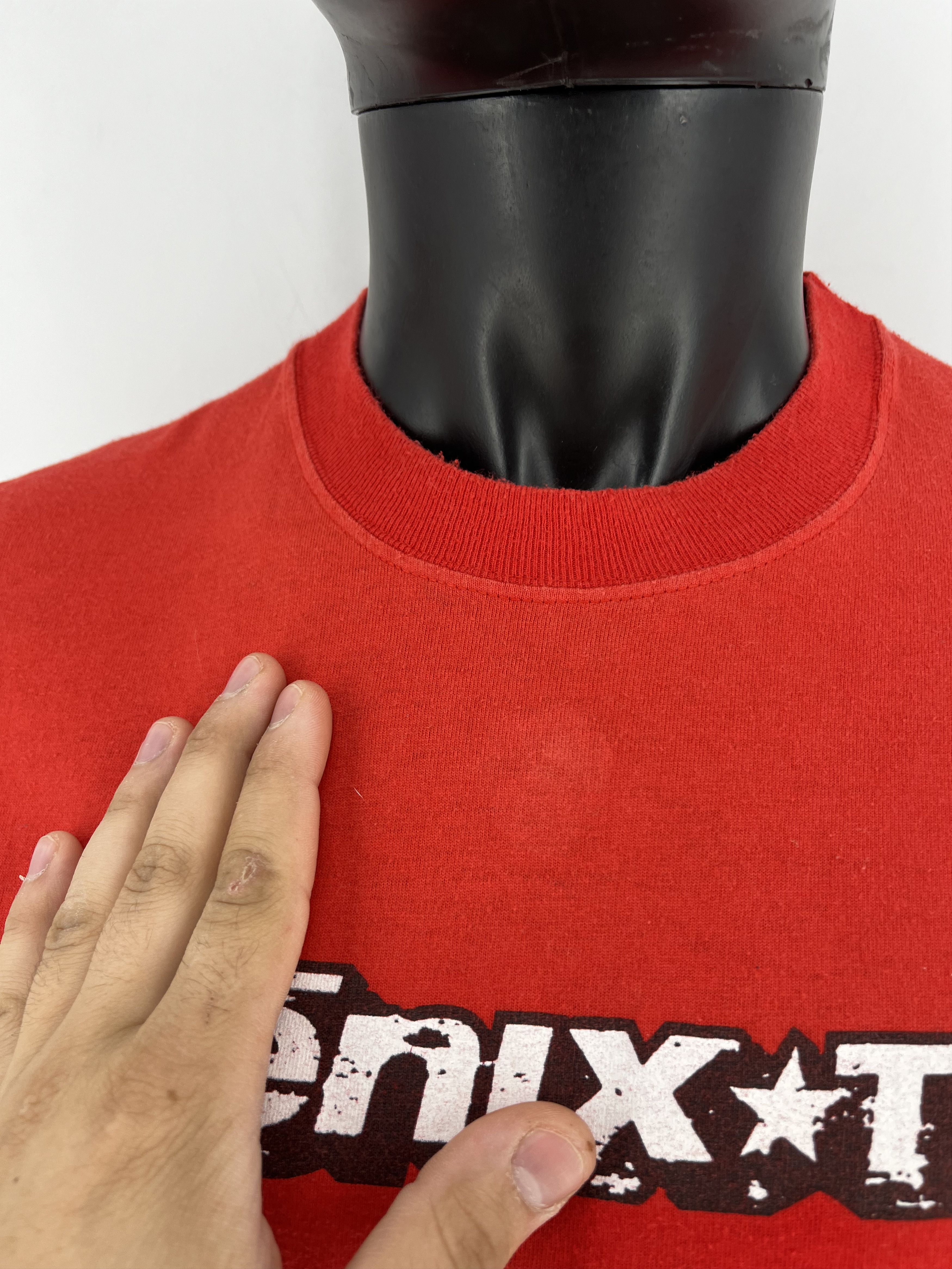 Vintage Vintage Y2K Red Fenix TX Punk Pop Band Skater Tee Screen L Size US L / EU 52-54 / 3 - 7 Thumbnail