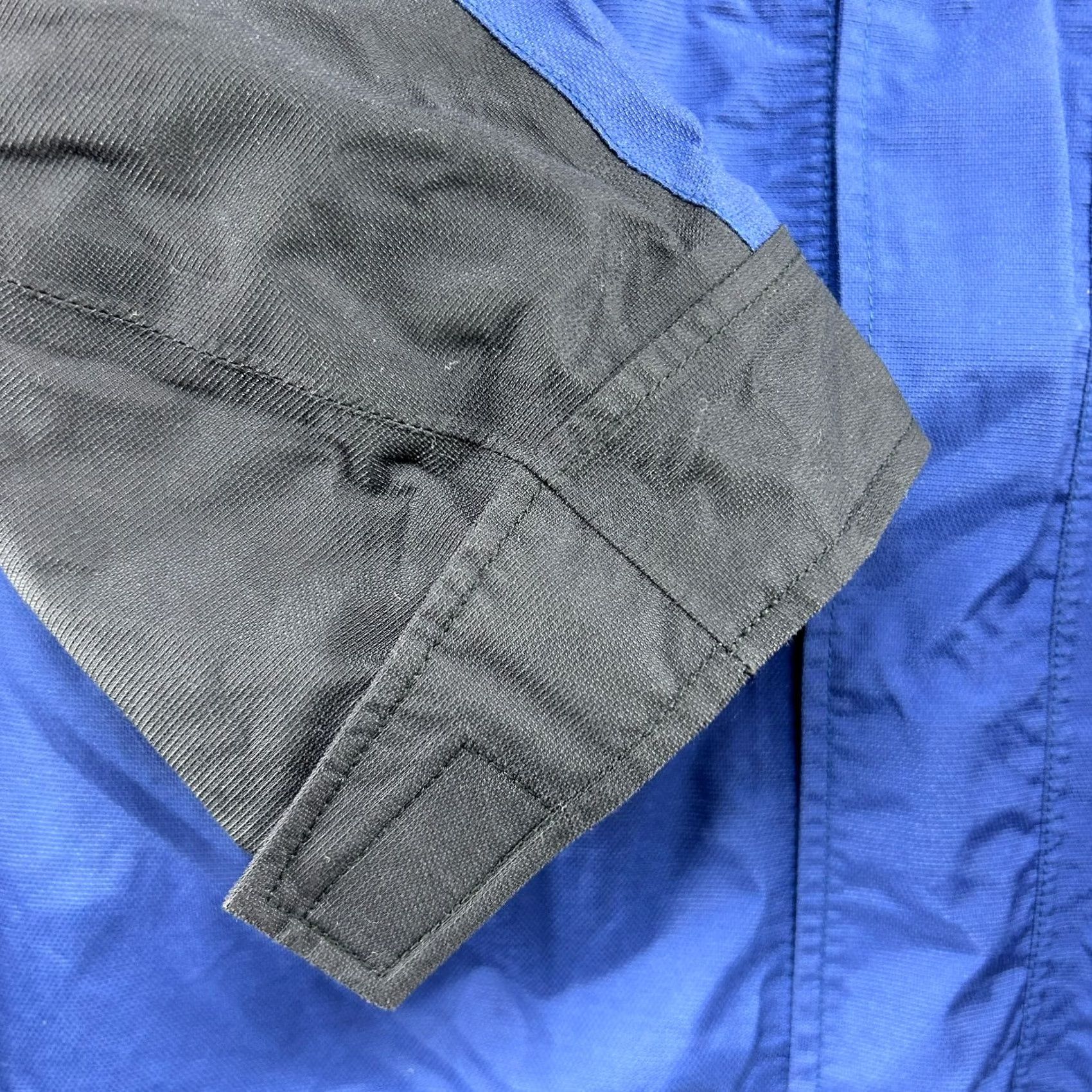 Mountain Hardwear VINTAGE Mountain Hardwear Jacket Men L Blue Black Parka Rain Hooded Mt Baker 90s Size US L / EU 52-54 / 3 - 5 Thumbnail