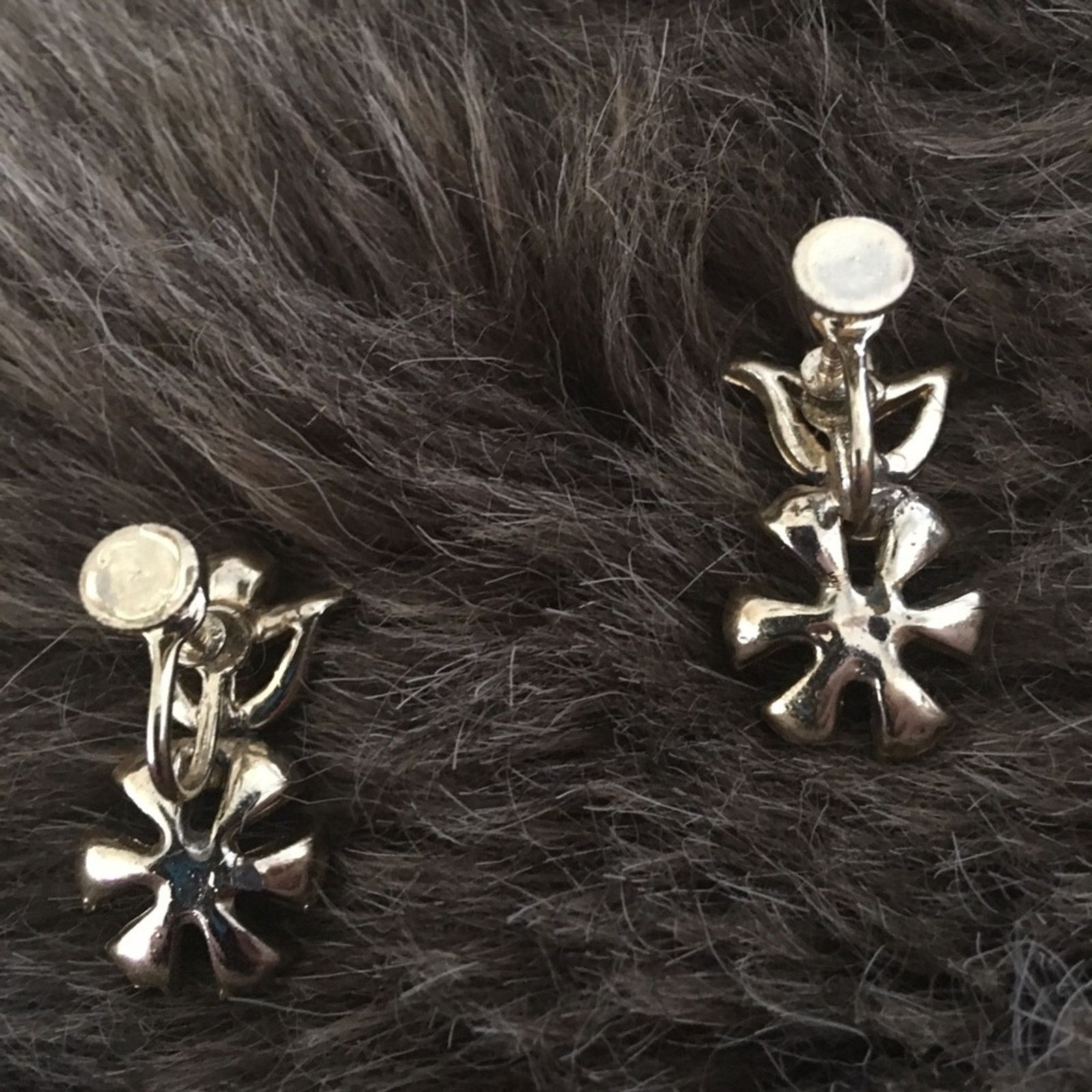 Vintage Vintage 50s gold tone emerald screw back earrings Size ONE SIZE - 2 Thumbnail