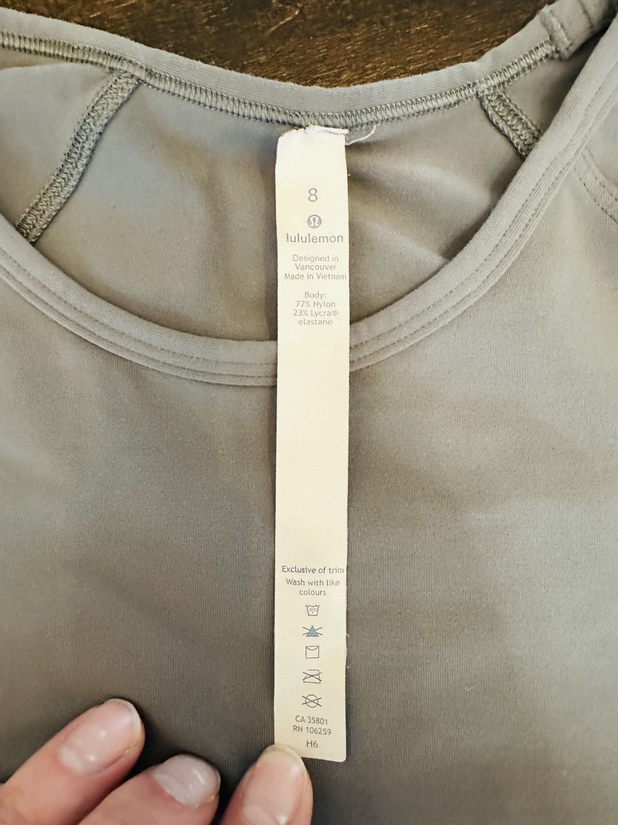 Lululemon Lululemon Long Sleeve Puffed Shoulders Shirt-Size 8 Size M / US 6-8 / IT 42-44 - 2 Thumbnail