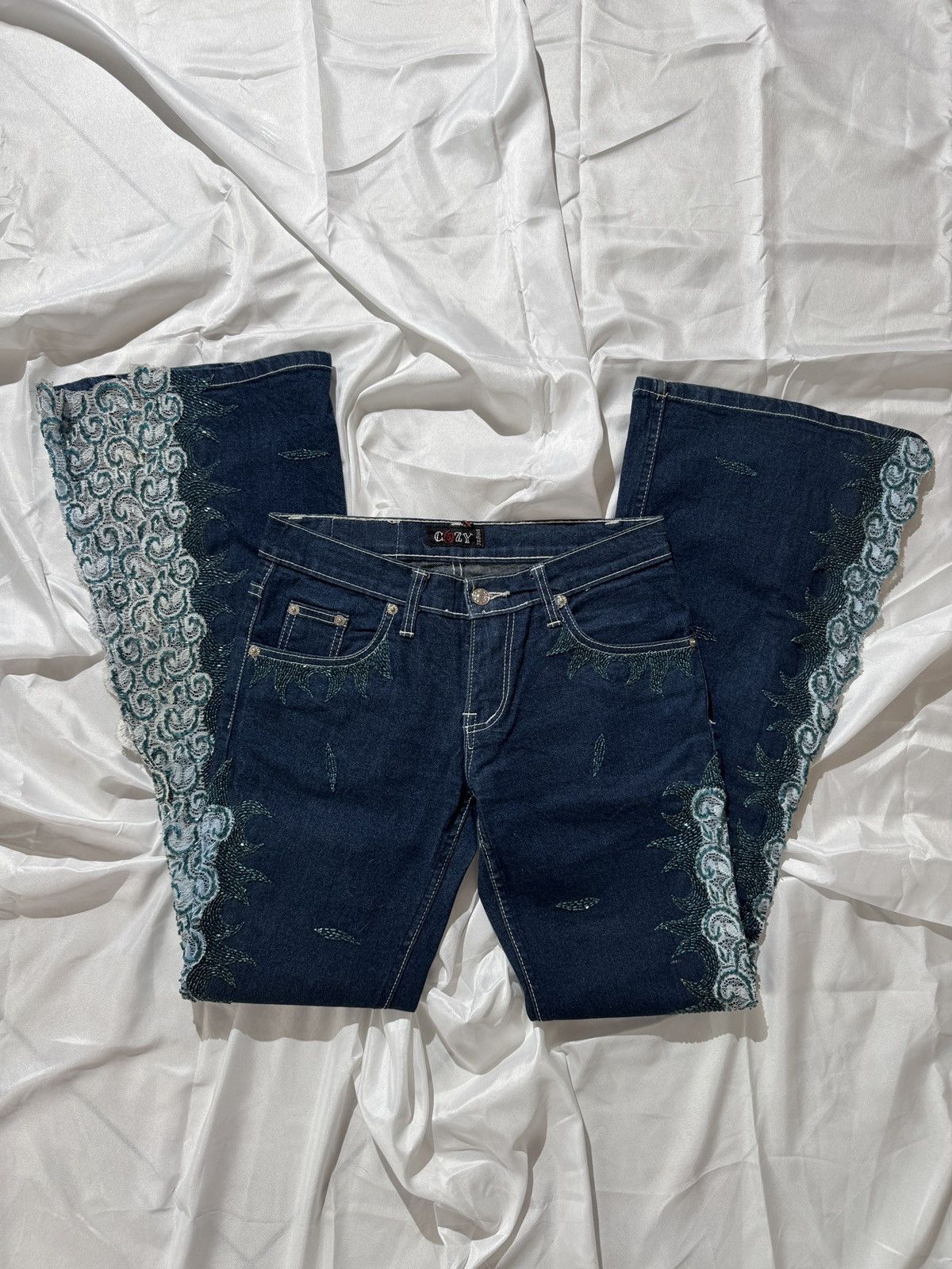 Hysteric Glamour Vintage Pearl Details Super Flared Jeans Size 28" / US 6 / IT 42 - 1 Thumbnail