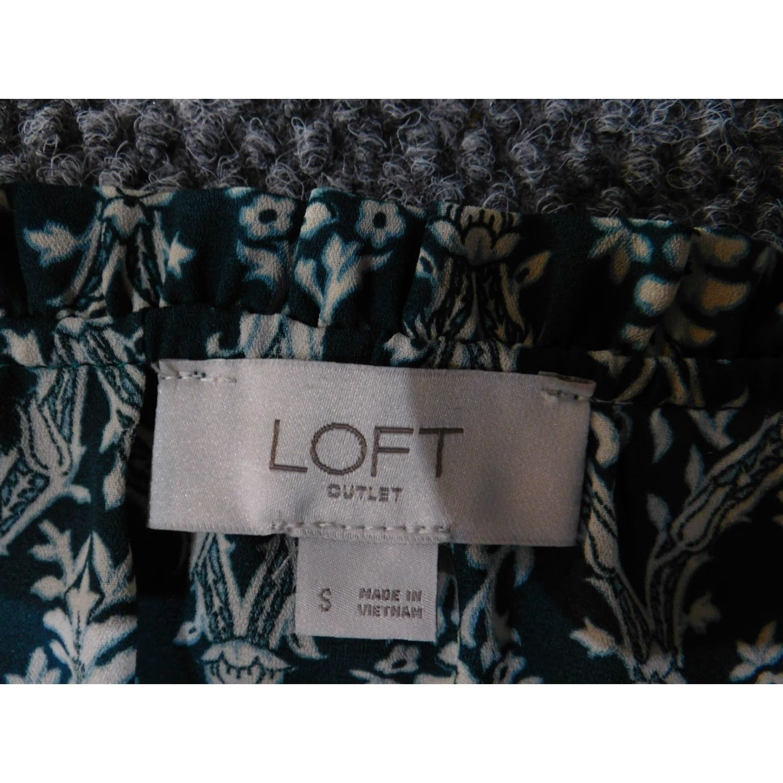 Loft LOFT Shirt Womens Small green Floral Long Sleeve Button Henley Blouse Boho Casual Tunic Vintage: No Size S / US 4 / IT 40 - 4 Thumbnail