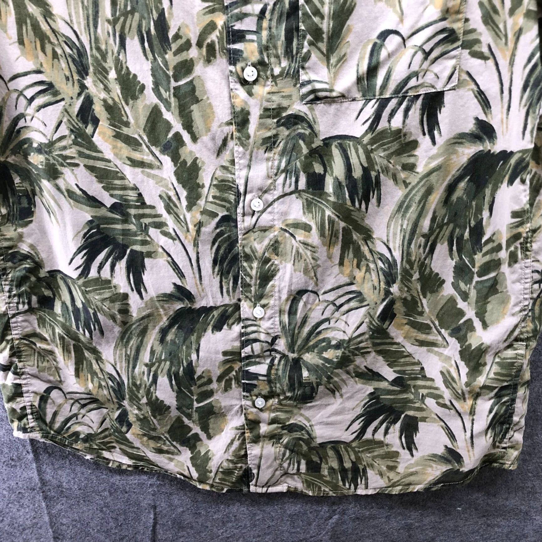 H&M H&M Hawaiian Shirt Mens S Cotton Lightweight Palm Print Short Sleeve Beige Green Shirt Size US S / EU 44-46 / 1 - 4 Thumbnail