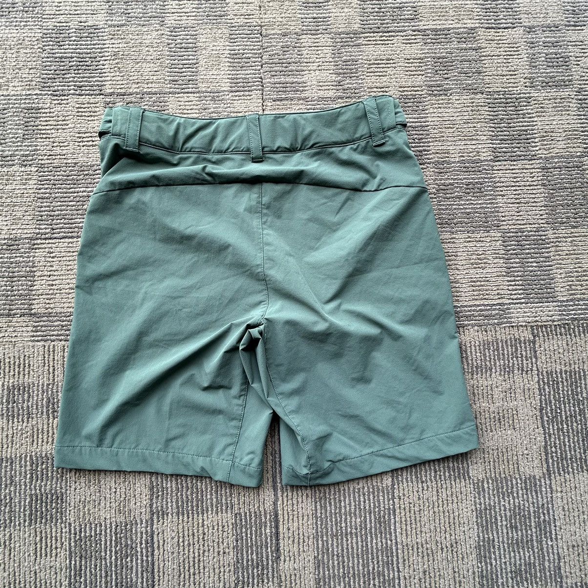 Helly Hansen Helly Hansen Soft Shell Hiking Outdoors Green Shorts Size US 32 / EU 48 - 8 Thumbnail