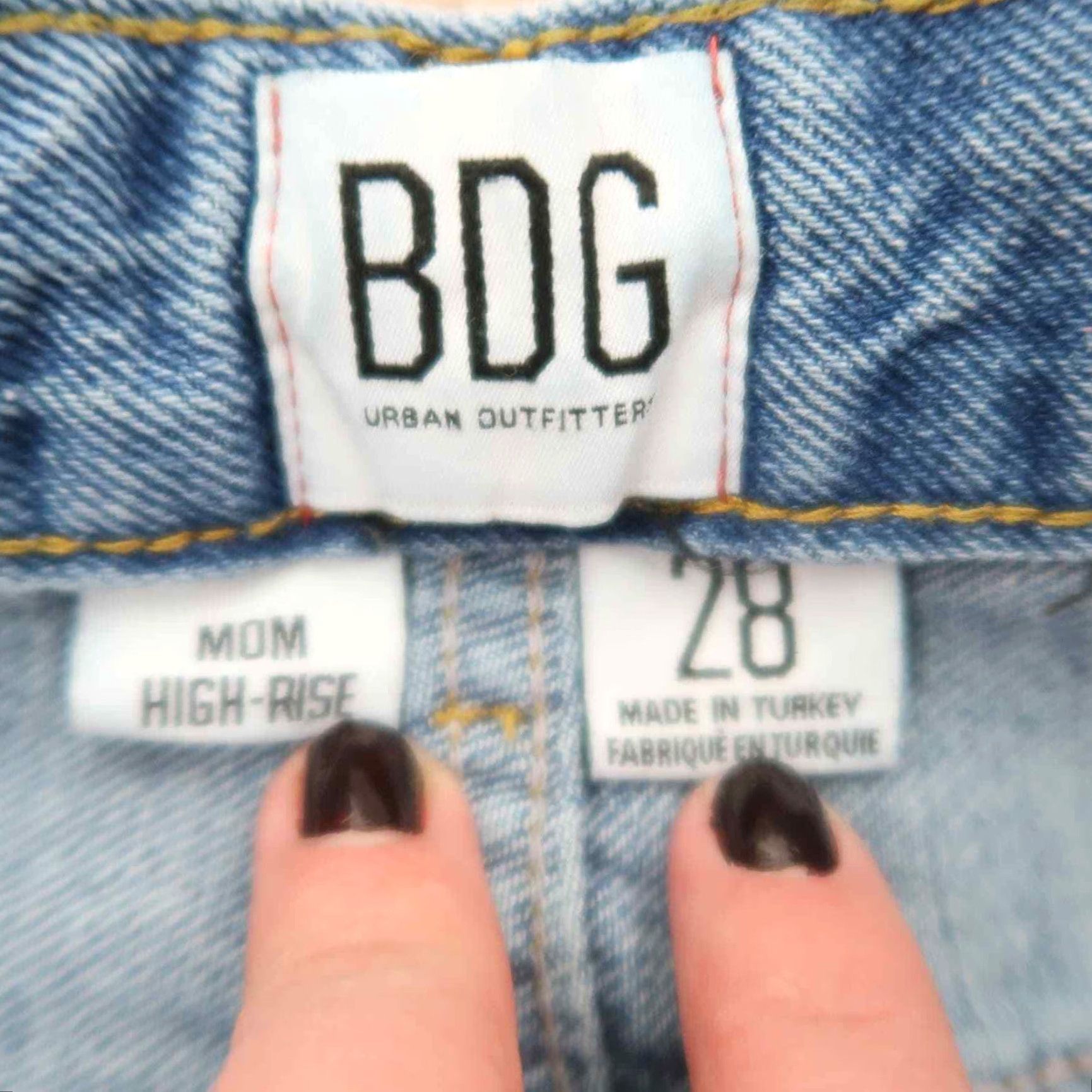 Bdg BDG Urban Outfitters Jeans Mom High Rise Light Wash Blue 28 Womens 90s Style Regular Rise 12 Inseam 30 Size 28" / US 6 / IT 42 - 4 Thumbnail