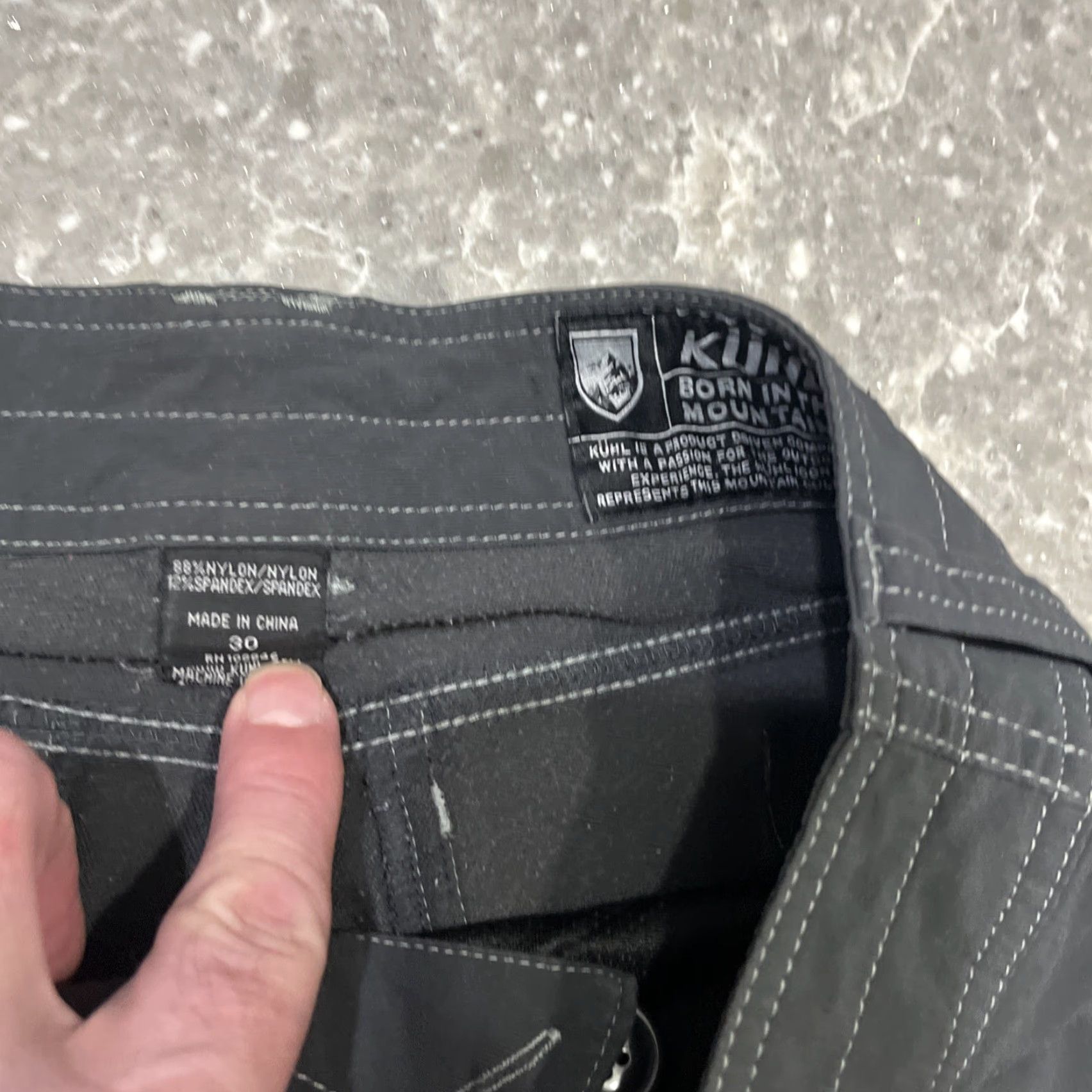 Vintage Kuhl Shorts Men’s Size 30 Gray Outdoor Trekking Hiking Summer Cargo Mens Size US 30 / EU 46 - 2 Thumbnail