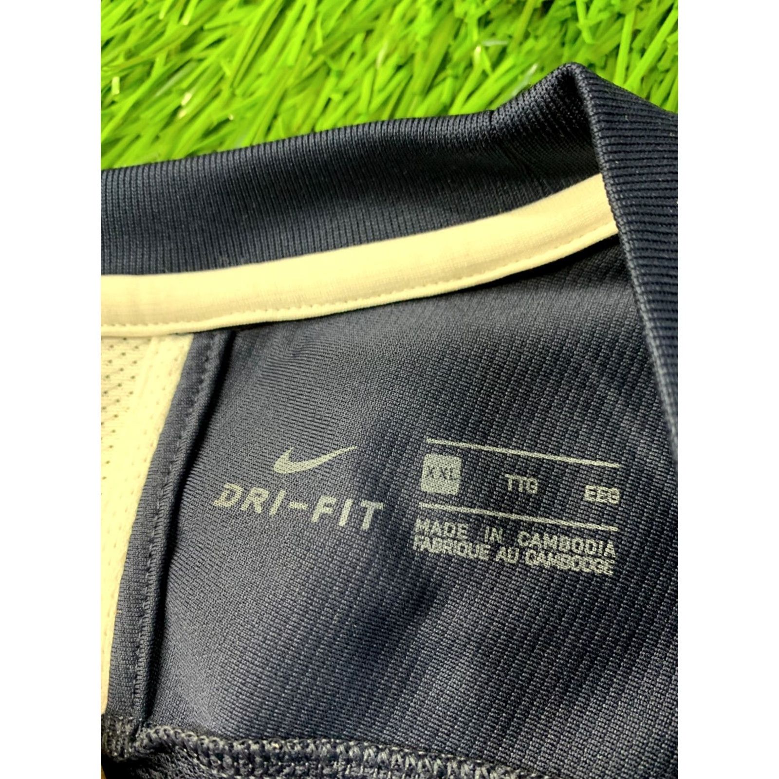 Nike NIKE DRY ACADEMY DRI-FIT ORIGINAL 2020 MEN FOOTBALL SHIRT JERSEY XXL Navy Blue and White Football Nike Dri-FIT Mens Shirt XXL Size US XXL / EU 58 / 5 - 4 Thumbnail