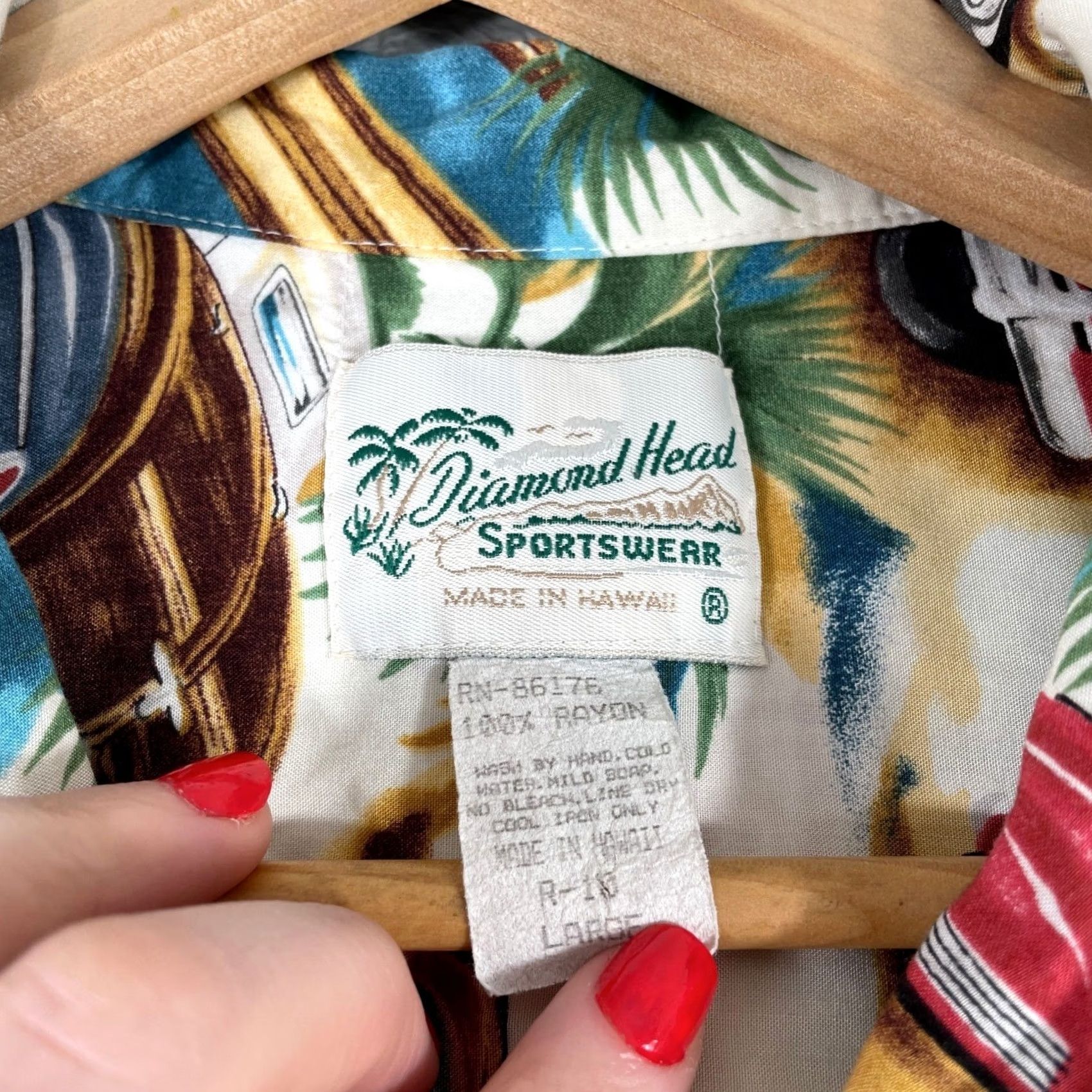 Vintage VINTAGE Diamond Head Sportswear Shirt Mens Large White Woody Wagon Surf Rayon Hawaiian Size US L / EU 52-54 / 3 - 3 Thumbnail
