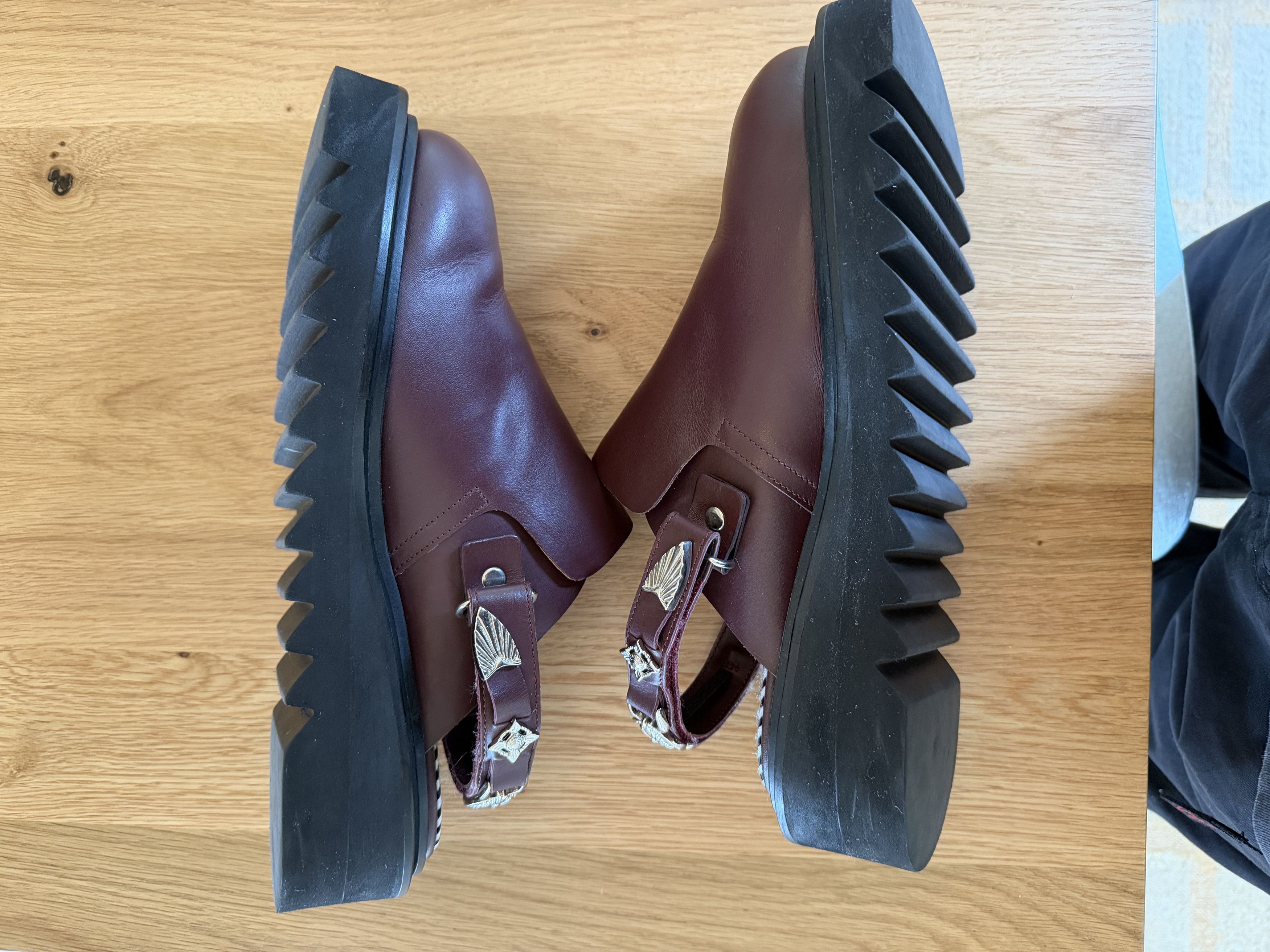 TOGA VIRILIS SSENSE Exclusive Burgundy Loafers Size US 10 / EU 43 - 1 Thumbnail