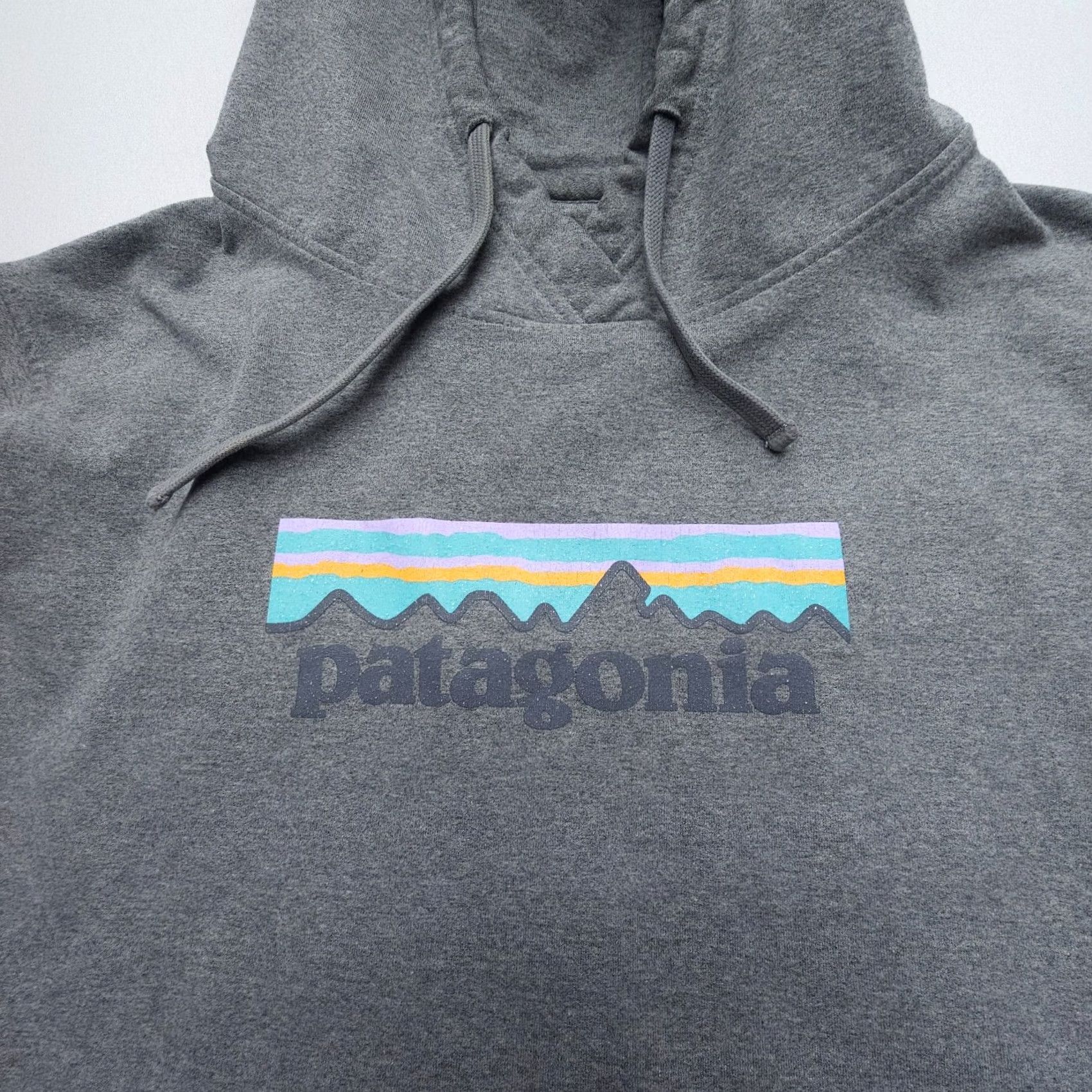 Patagonia Patagonia Hoodie Womens Large Gray Logo, P-6 Uprisal, Pullover, Fleece, Hooded, Solid, Outdoor, Hiking, Walking, Vintage N/A Size L / US 10 / IT 46 - 3 Thumbnail