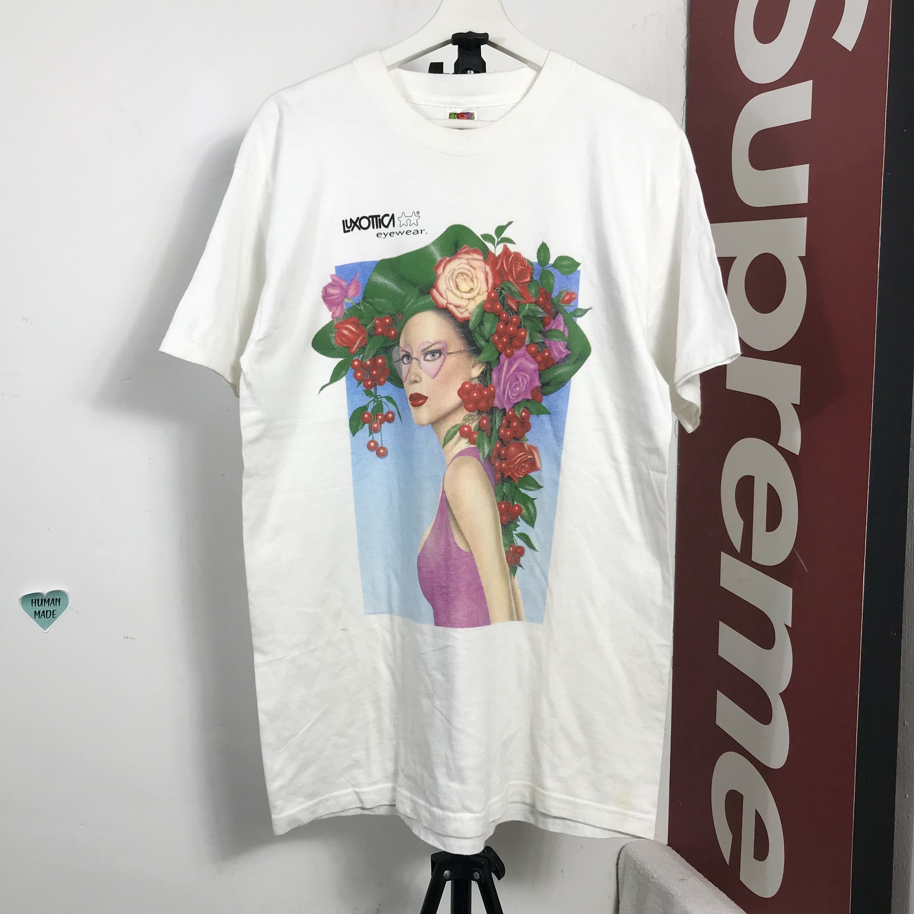 Vintage Vintage 1995 Luxxotica Eyewear Tee art shirt Size US L / EU 52-54 / 3 - 1 Thumbnail