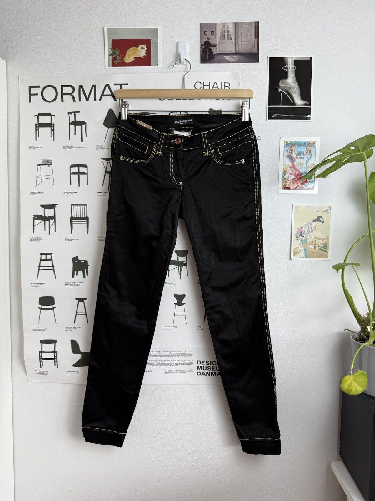Designer × Dolce & Gabbana × Vintage Dolce & Gabbana black gold stitched pants 27 designer luxury Size 27" / US 4 / IT 40 - 1 Thumbnail