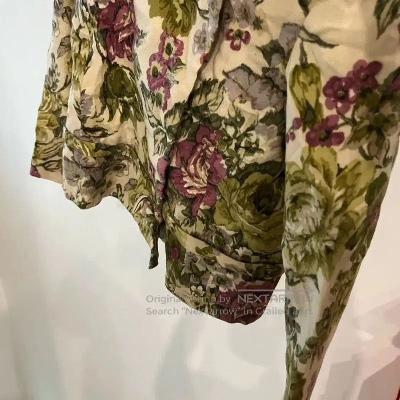 Moschino Moschino Floral Wool Women's Jacket in XS . Size XS / US 0-2 / IT 36-38 - 4 Thumbnail