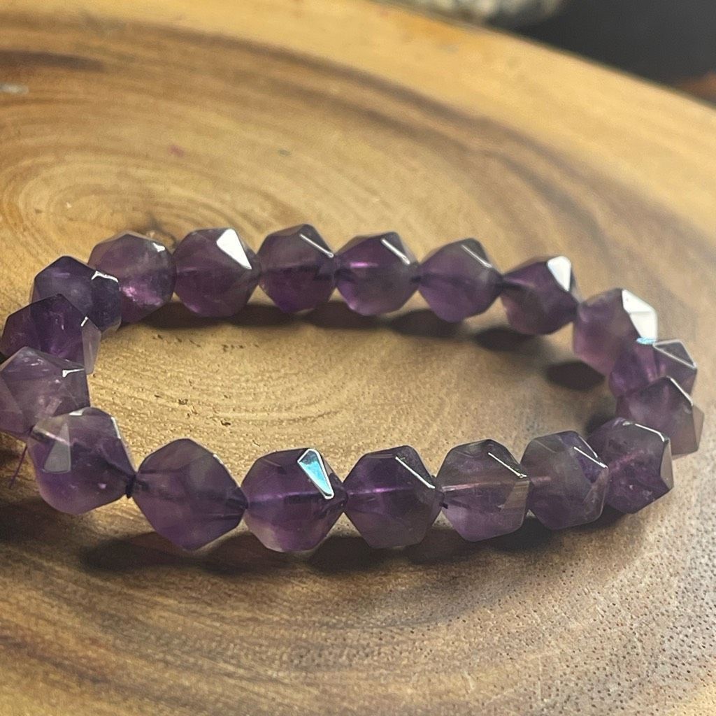 Other Amethyst purple diamond stretch beaded bracelet 7” crystal healing beads 8mm ONE NEW Size ONE SIZE - 3 Thumbnail