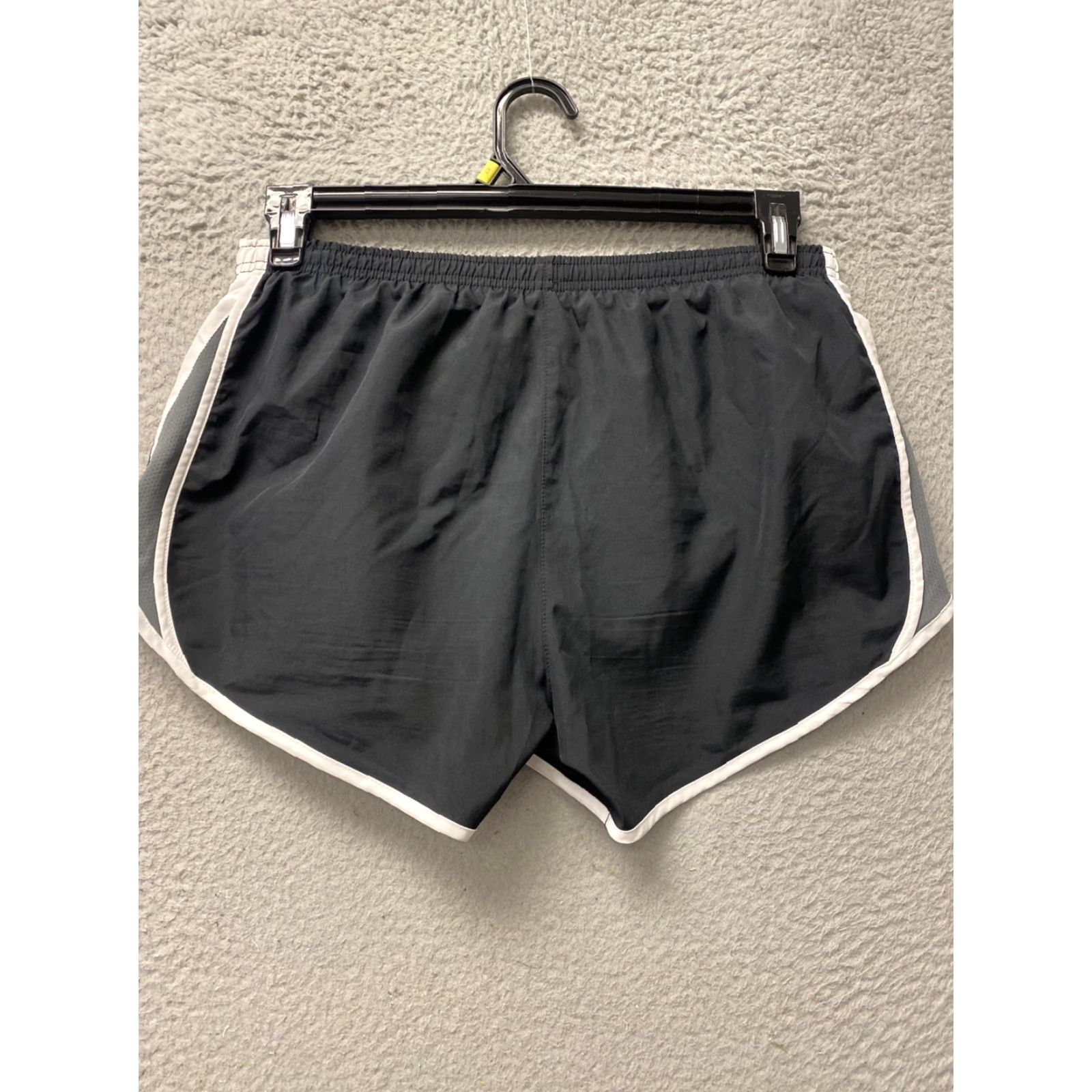 Nike Nike Shorts Women M Black Dri Fit Pull On Elastic Waist 117-13 Size 32" / US 10 / IT 46 - 7 Thumbnail